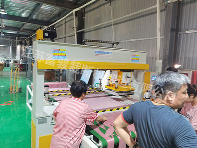 全自动裁断机 移动式裁断机