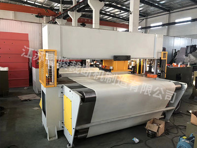 全自动裁断机 移动式裁断机