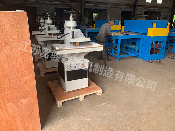 摇臂裁断机下料机