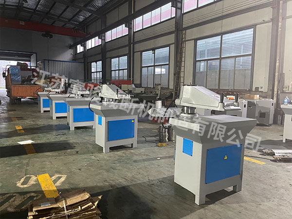 摇臂裁断机下料机