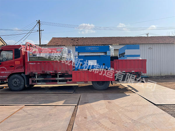 精密四柱裁断机下料机