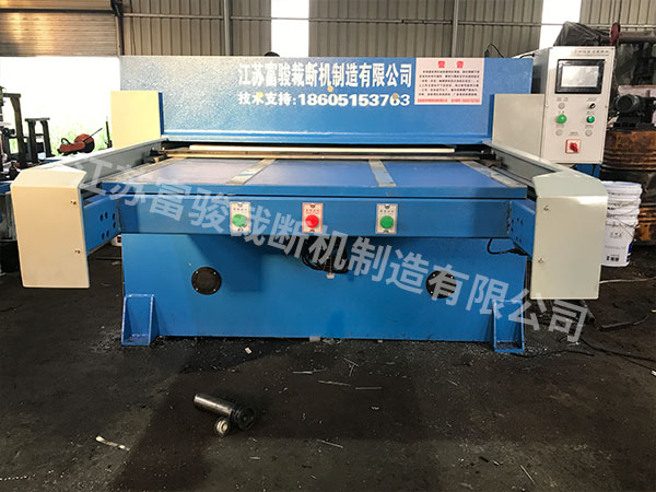 单双工位自动裁断机